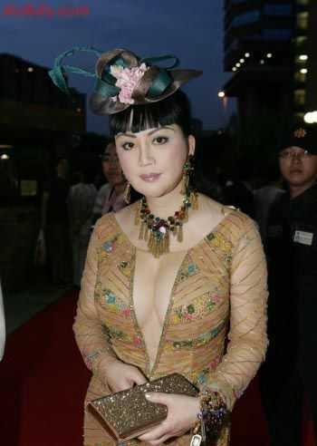 麻花传沈娜娜MV免费观看